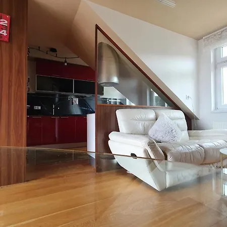 Modern Attic In Centre, 140m2, With Terrace Marianske Lazne